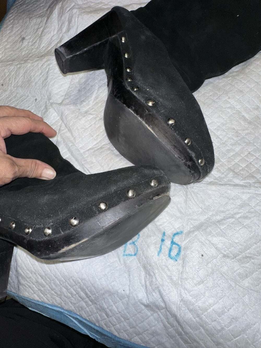 Michael Kors Black Suede Studded Clog Boots Size 7.5M - Picture 14 of 14